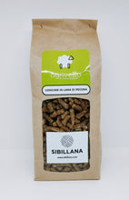 Load image into Gallery viewer, Concime organico 100% lana Sopravissana scarto di filiera tessile - 1 kg